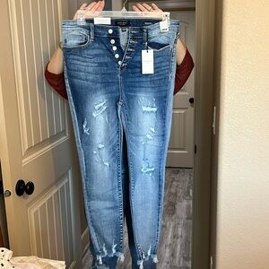 Judy Blue skinny fit distressed size 13/31